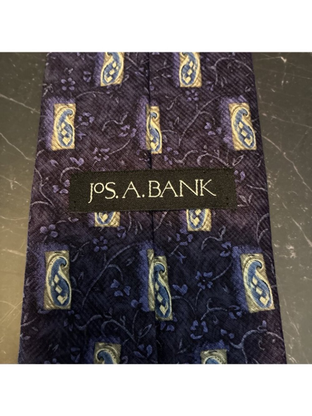 Jos A Bank Mens Silk Tie Paisley Floral Purple Blue USA Classic Necktie - Picture 4 of 5